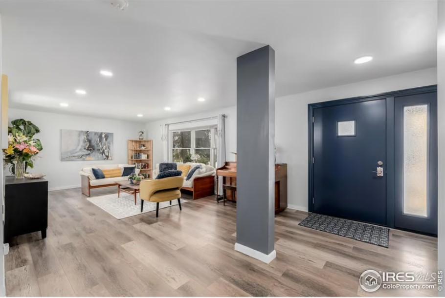 Beautifully Remodeled 6-bedroom, 4-bathroom Gem